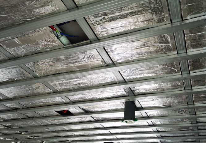 全屋吊顶及墙体采用气凝胶毡隔音 (1).jpg